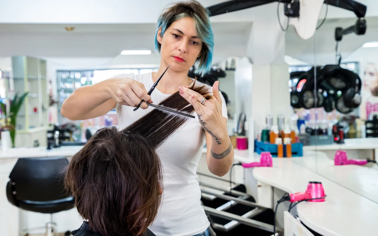 Profesional trabajando en La Coquette Castelldefels